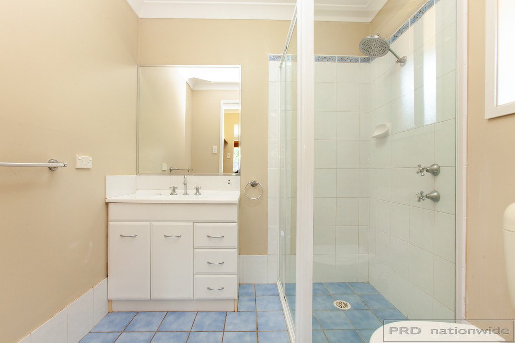 73 Birch Grove ABERGLASSLYN 8