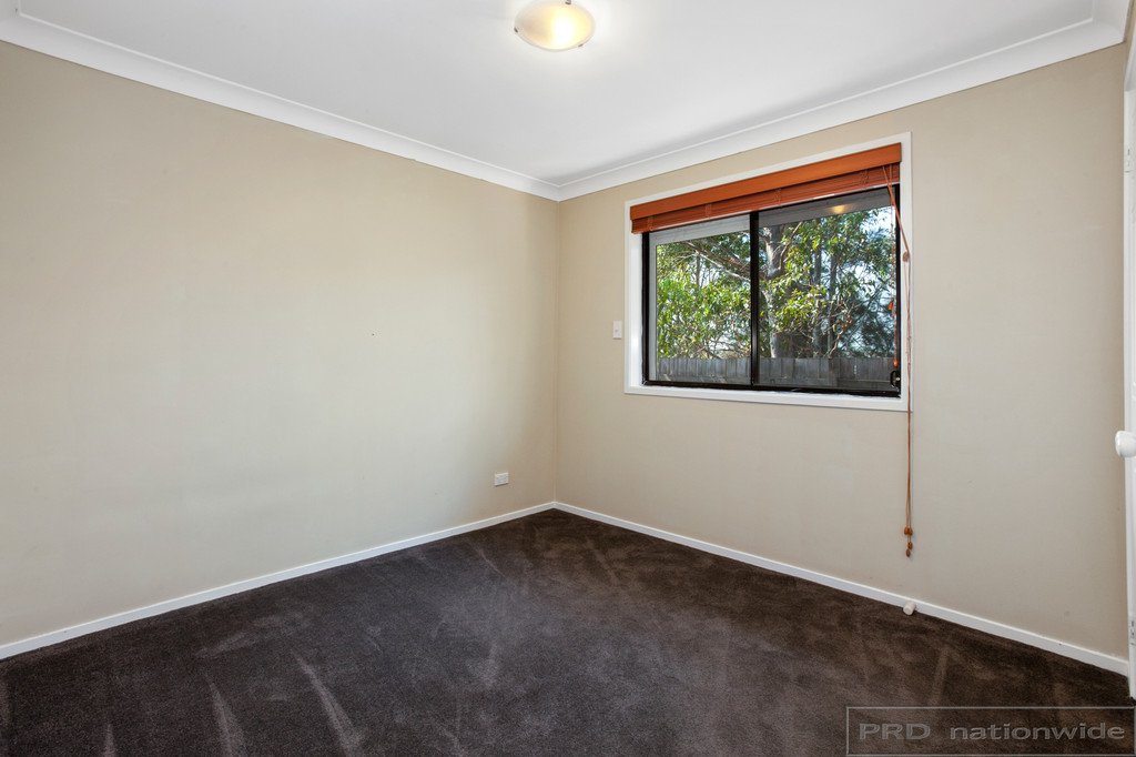 73 Birch Grove ABERGLASSLYN 9