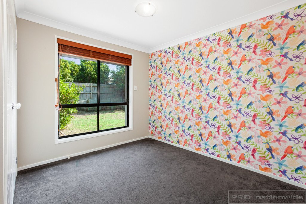 73 Birch Grove ABERGLASSLYN 10