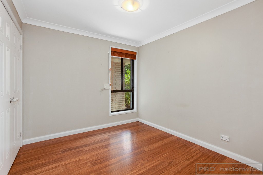 73 Birch Grove ABERGLASSLYN 11