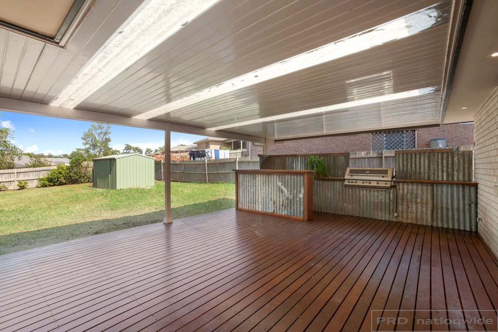 73 Birch Grove ABERGLASSLYN 13