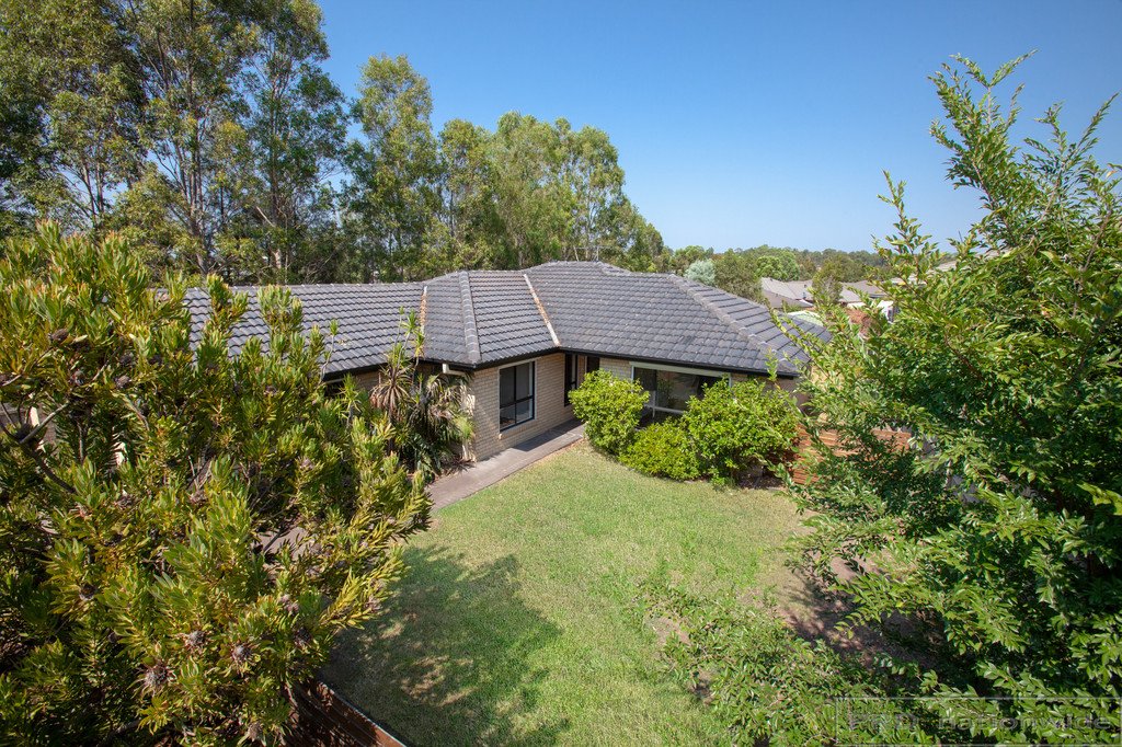 73 Birch Grove ABERGLASSLYN 15