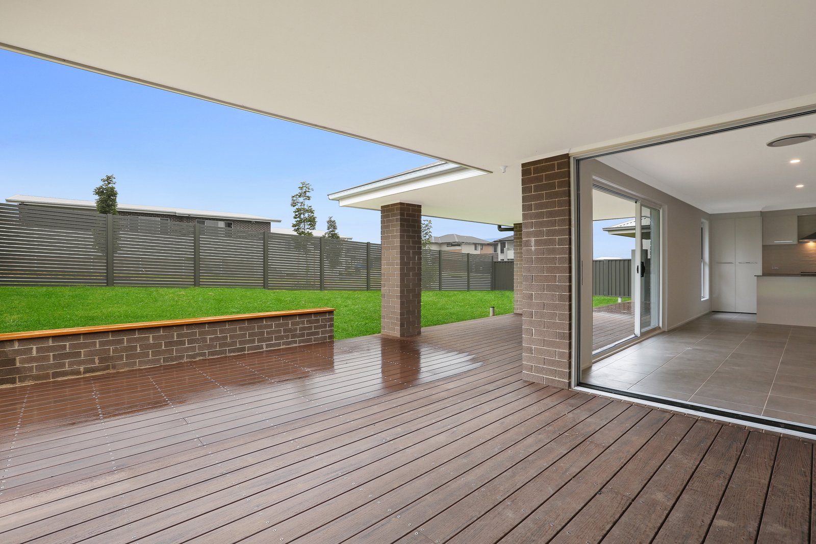 73 Bushranger Parade CALDERWOOD 9