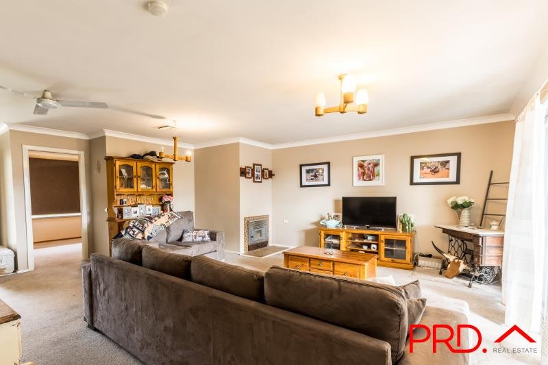 73 Calala Lane TAMWORTH 2