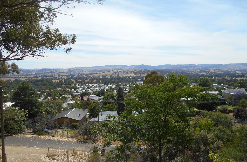 73 Dalhunty Street TUMUT 2