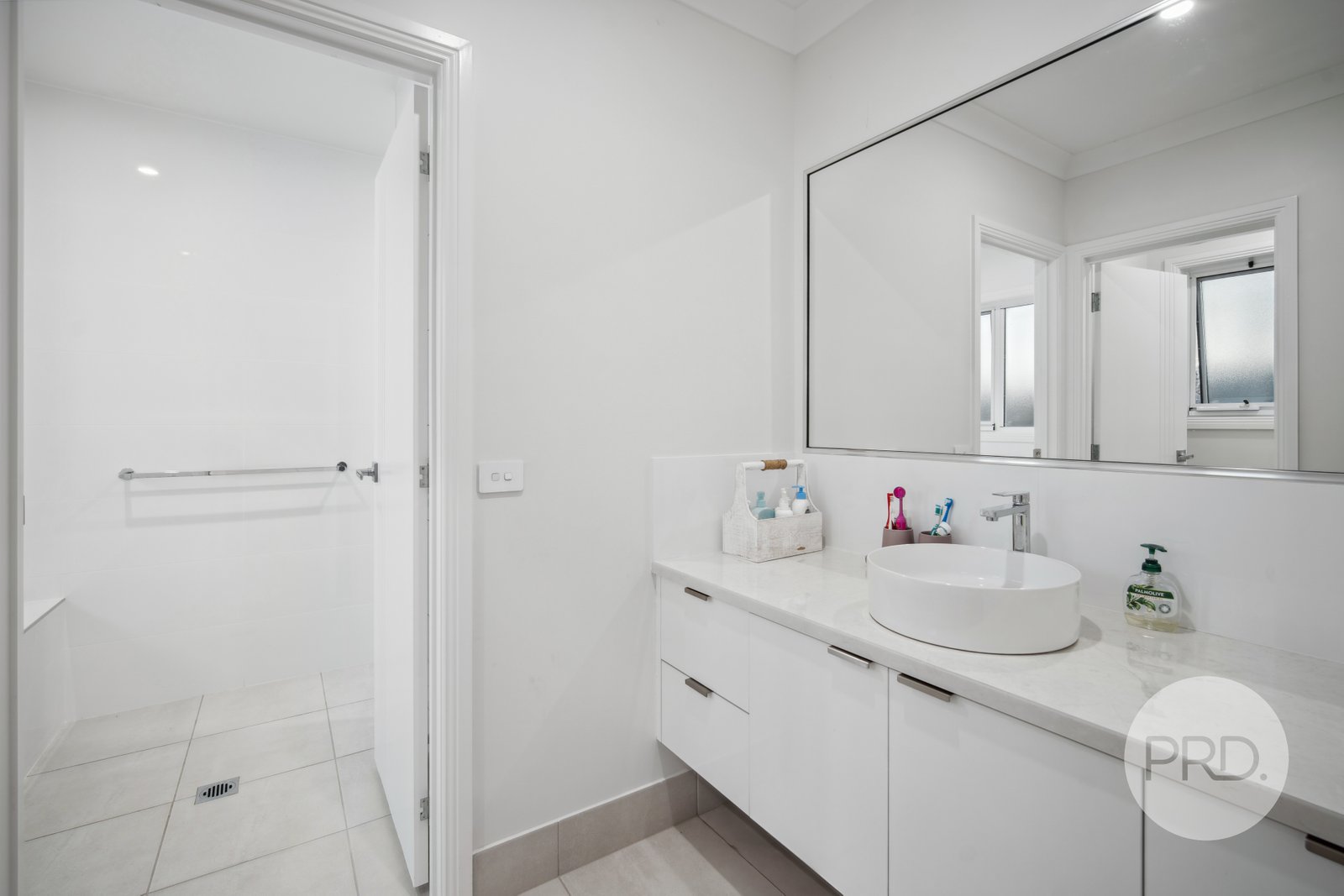 73 Deakin Avenue LLOYD 16