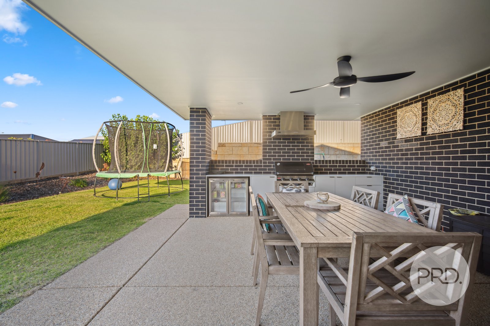 73 Deakin Avenue LLOYD 19