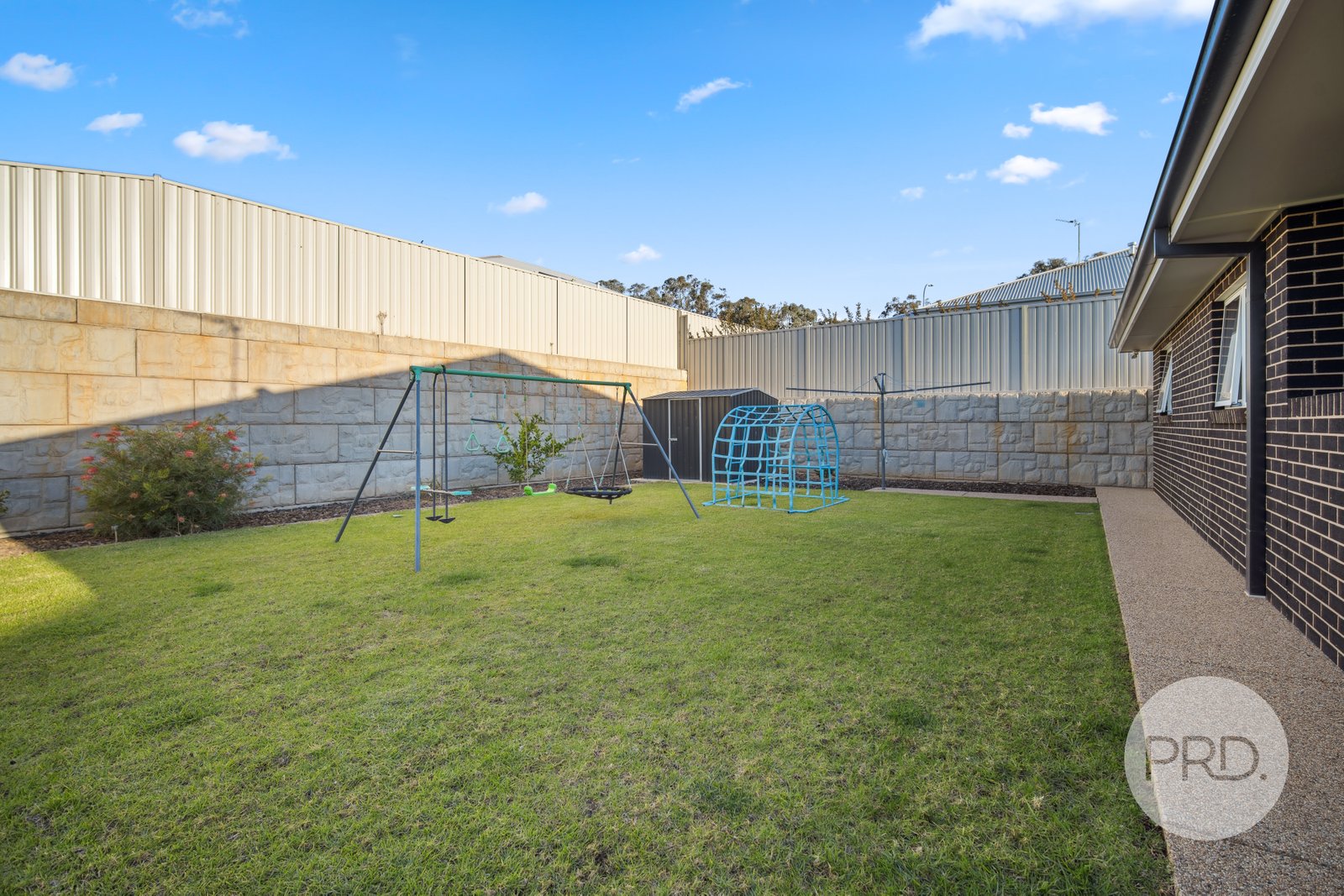 73 Deakin Avenue LLOYD 20