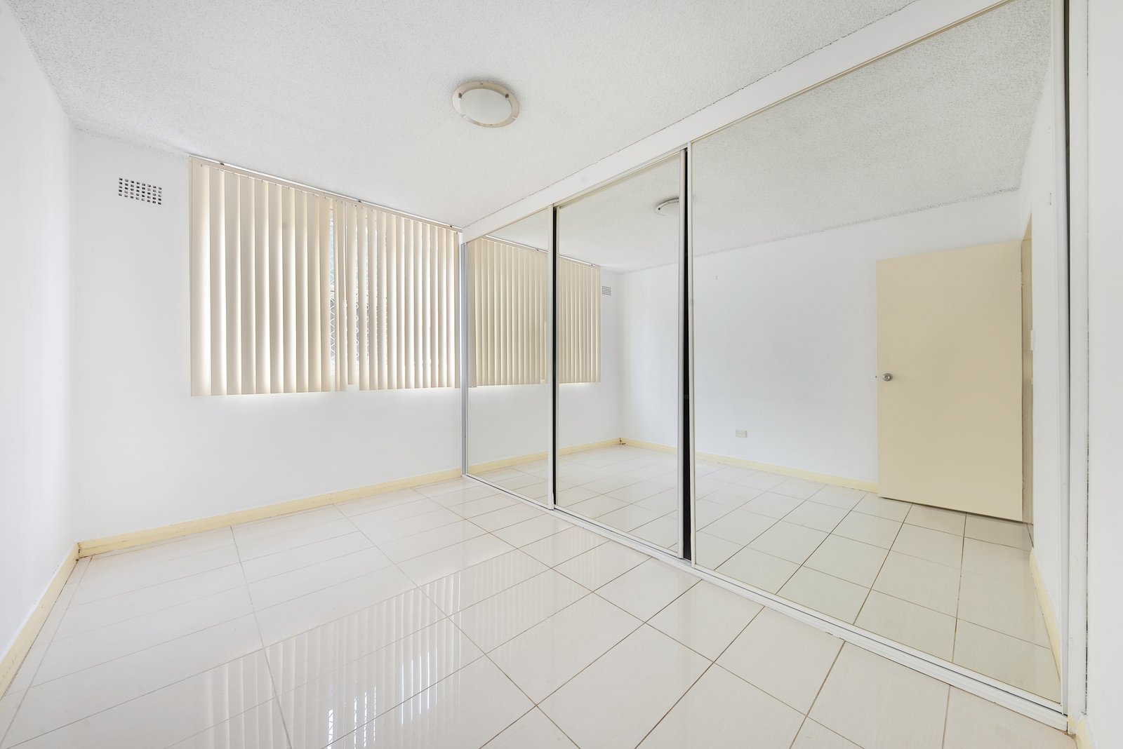 7/3 Devitt Place HILLSDALE 4