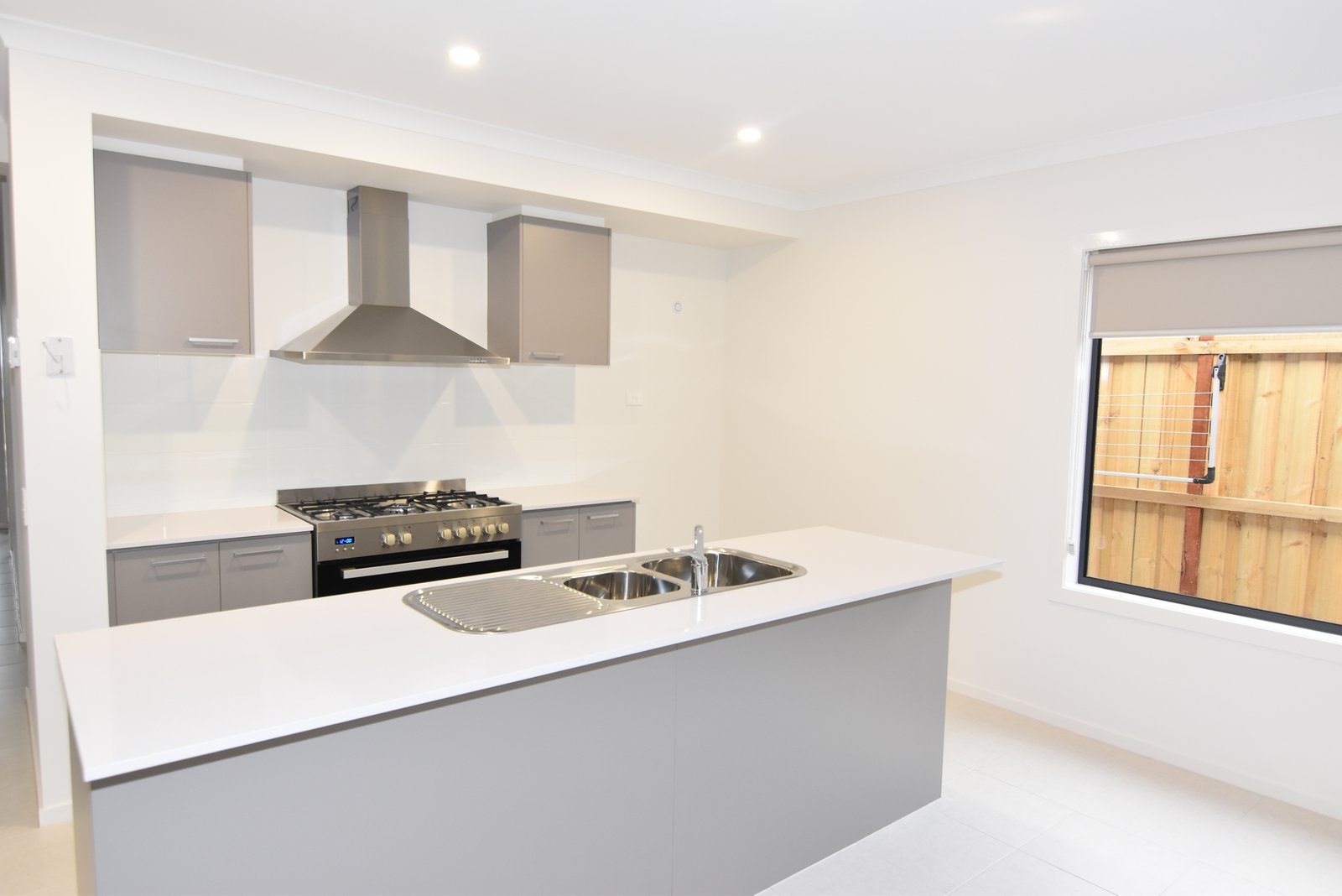 Gallery: 73 Edenhope Circuit