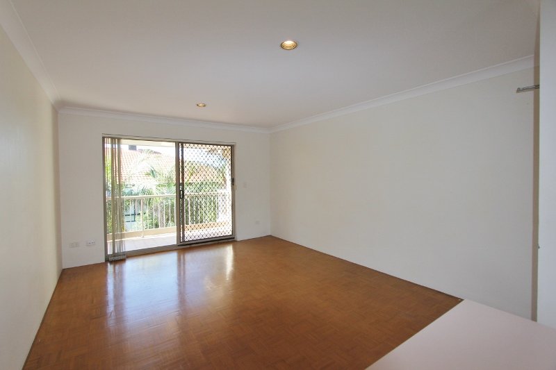 7/3 Garden Street SOUTHPORT 4