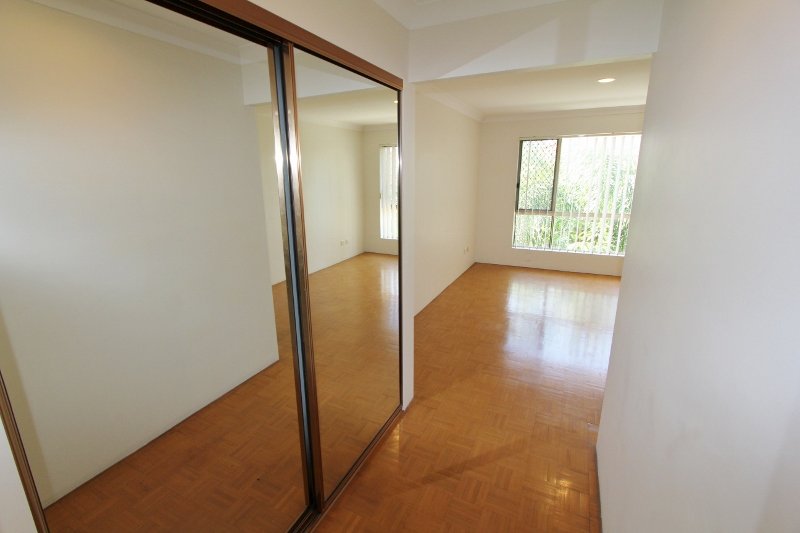 7/3 Garden Street SOUTHPORT 6