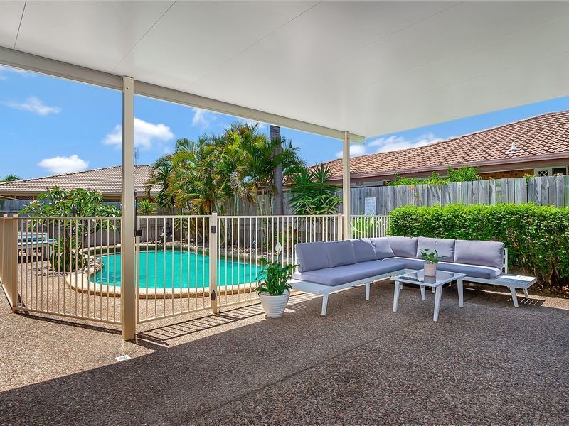 73 Honeyeater Drive BURLEIGH WATERS 7