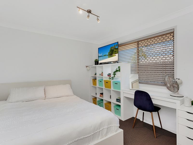 73 Honeyeater Drive BURLEIGH WATERS 11