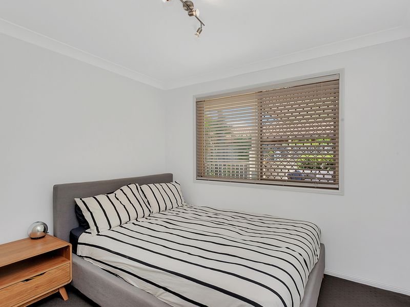 73 Honeyeater Drive BURLEIGH WATERS 12