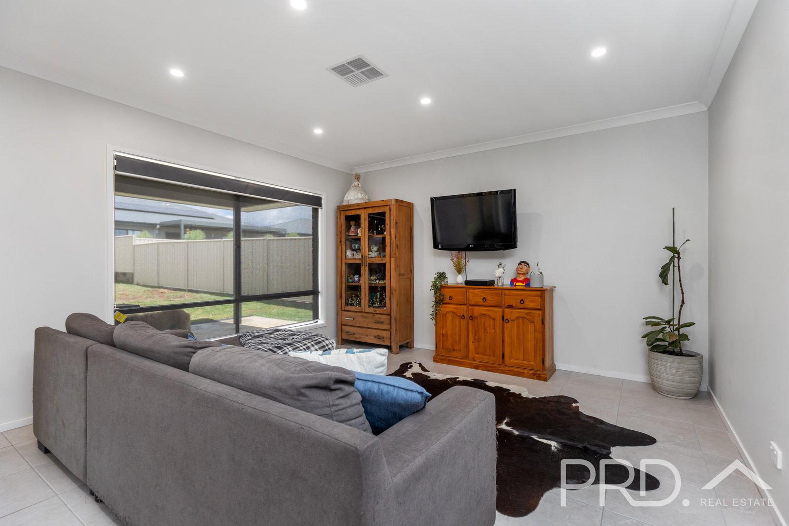 73 Jeffery Circuit TUMUT 5