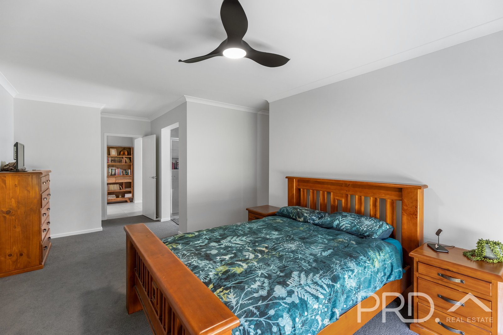 73 Jeffery Circuit TUMUT 6