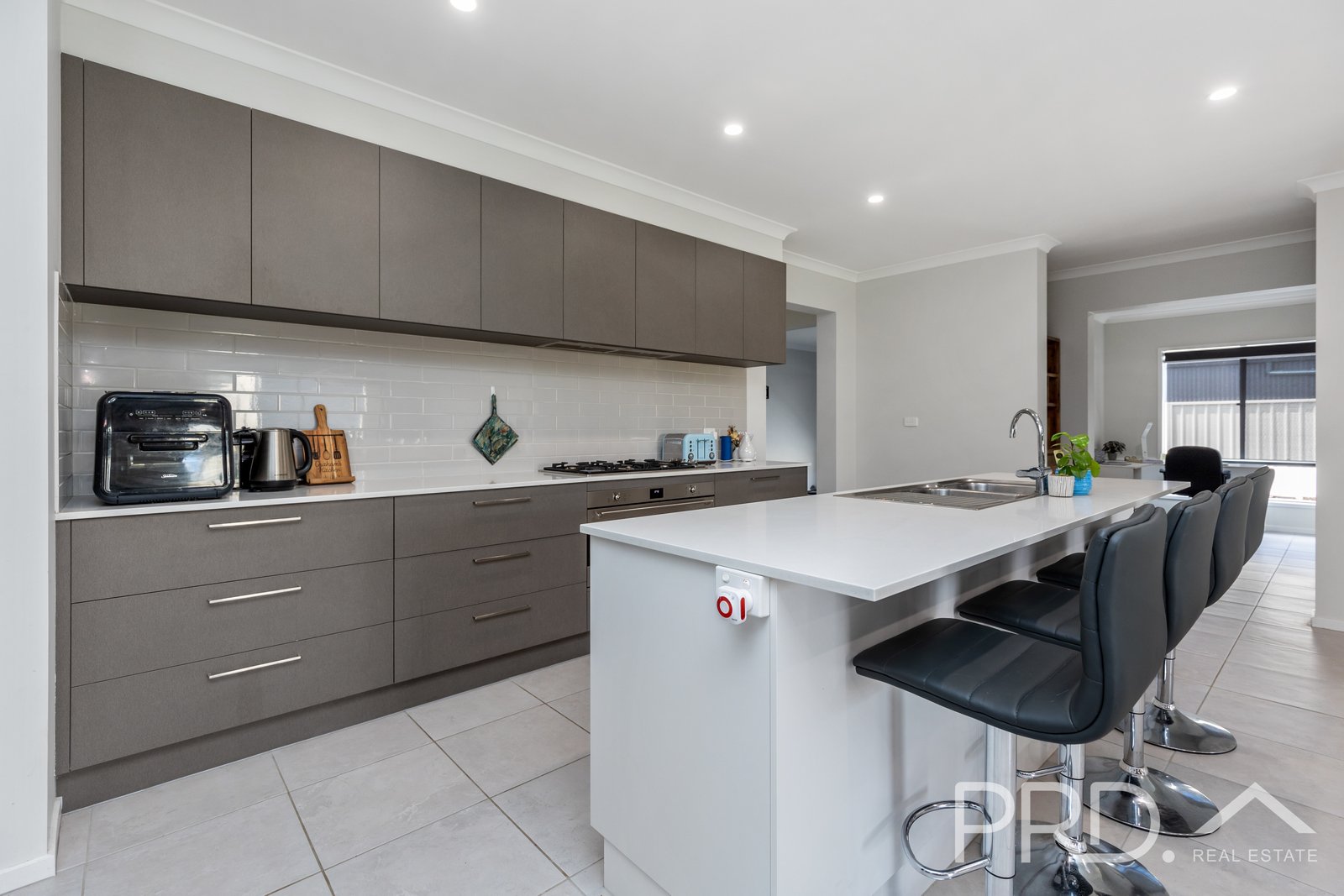 73 Jeffery Circuit TUMUT 9