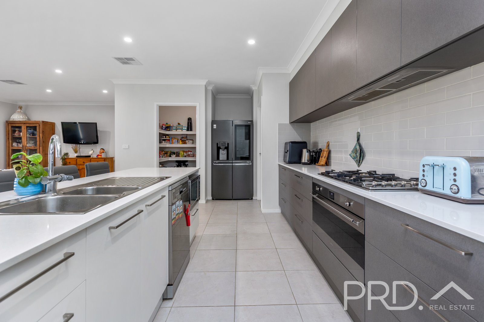 73 Jeffery Circuit TUMUT 17