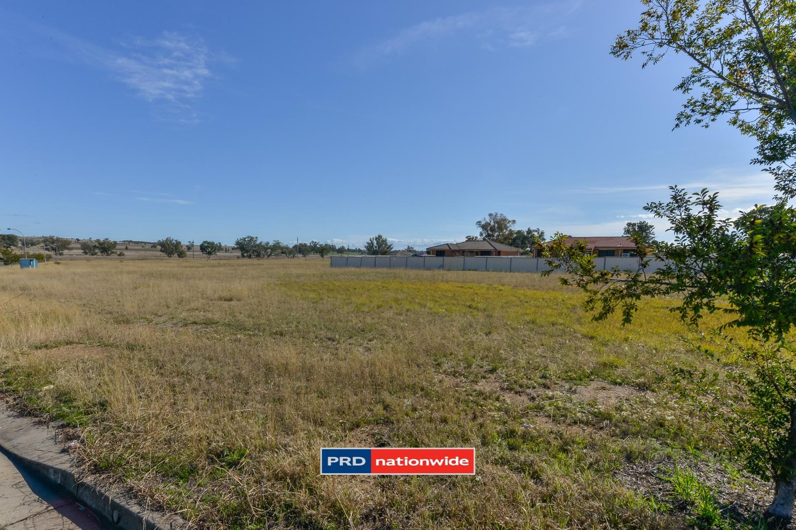 73 Kenny Drive TAMWORTH 1