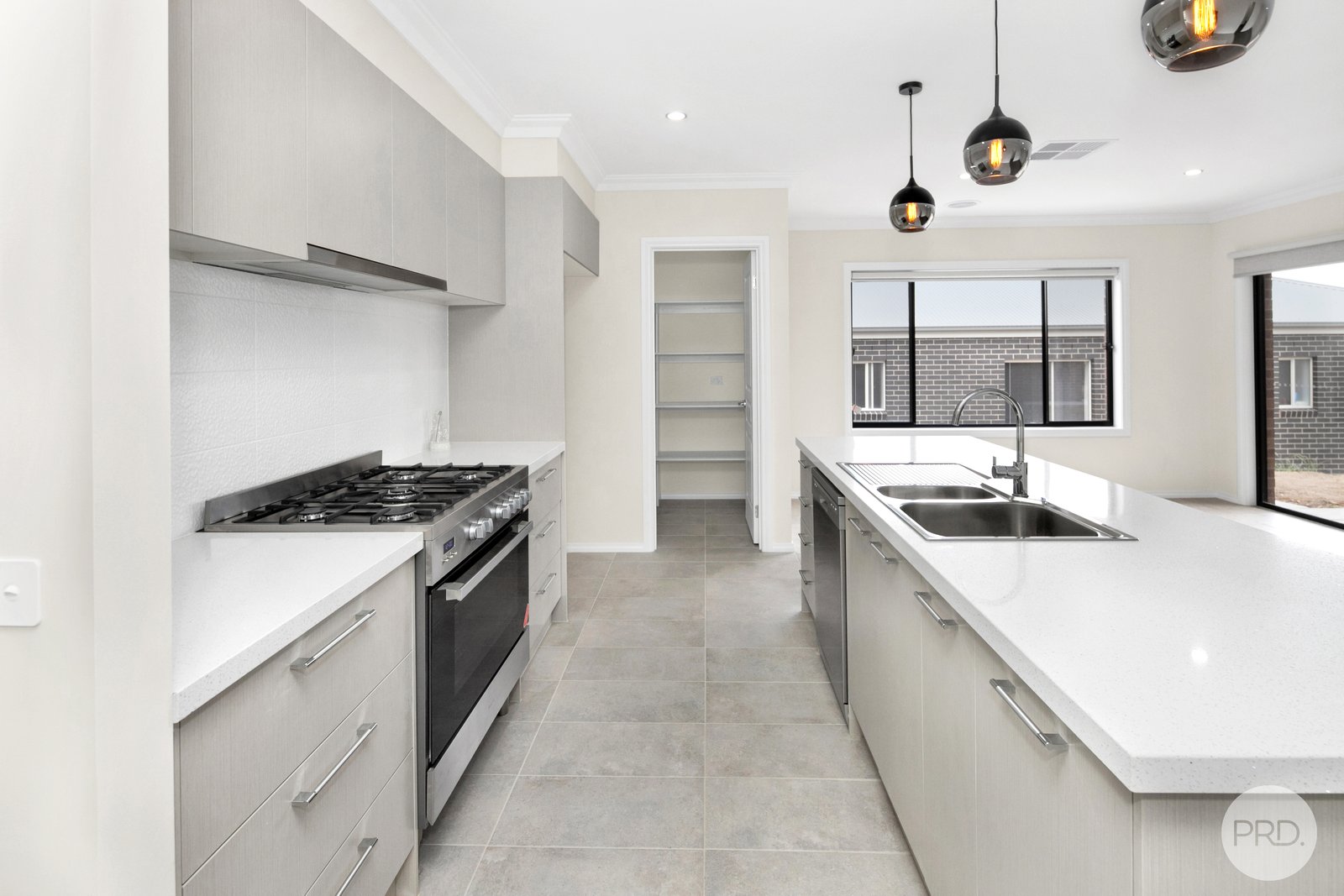 73 Kensington Boulevard SMYTHES CREEK 4