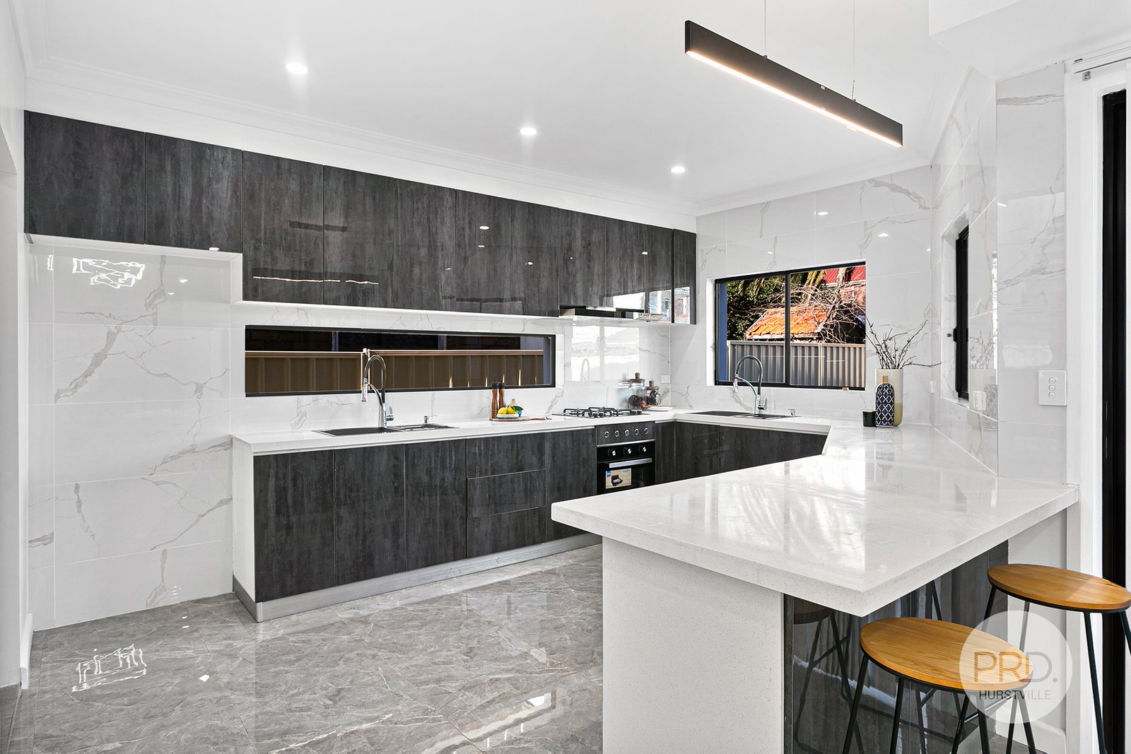 73 Kimberley Road HURSTVILLE 4