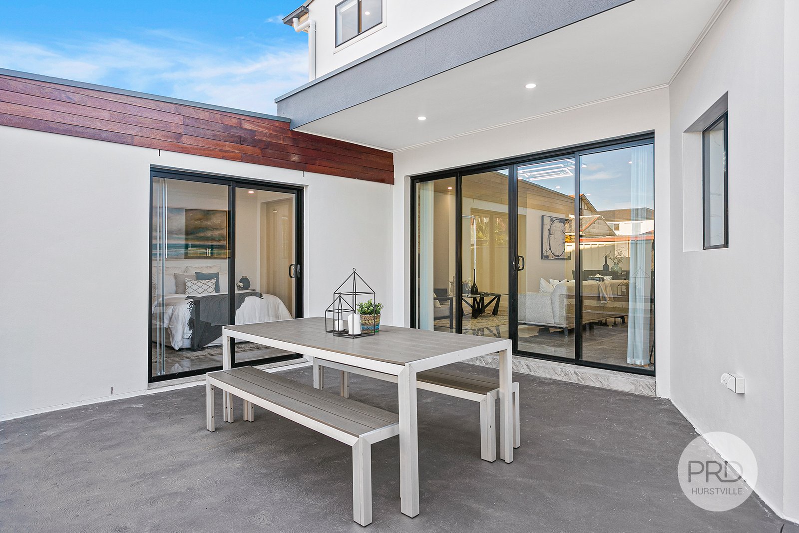 73 Kimberley Road HURSTVILLE 9
