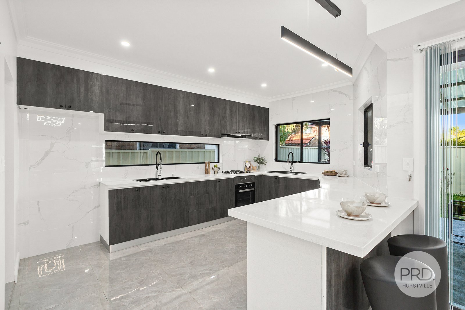 73 Kimberley Road HURSTVILLE 6