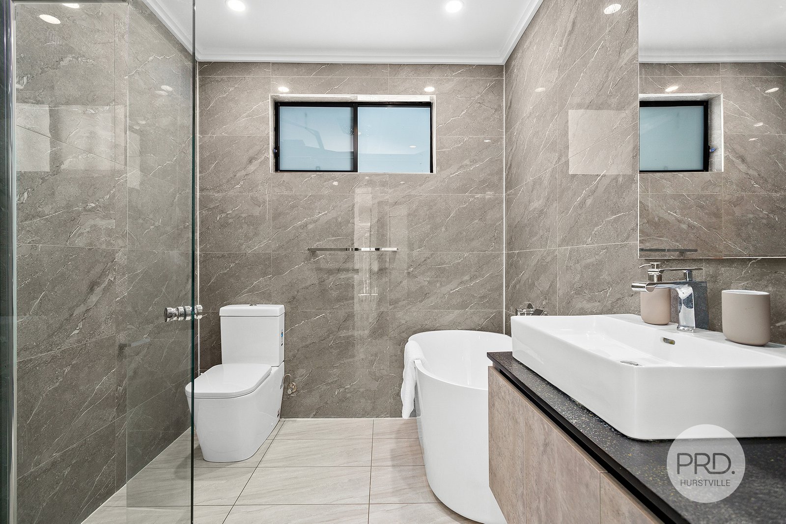 73 Kimberley Road HURSTVILLE 8