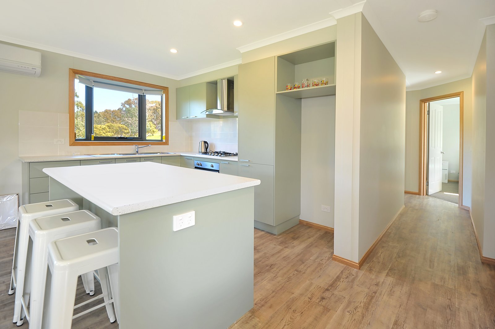 Gallery: 73 Linton-Carngham Road
