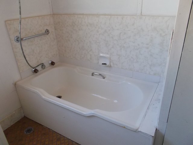 73 Lockhart Street ADELONG 4