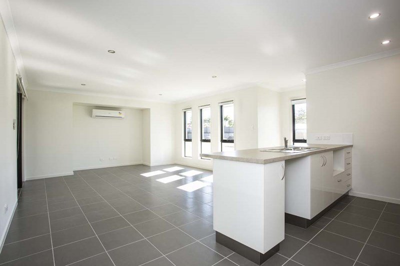 73 Macarthur Drive CANNONVALE 5