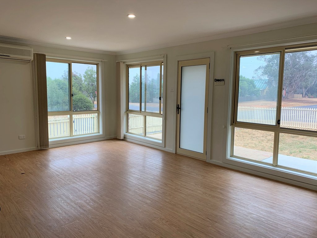 73 Malbon Street BUNGENDORE 2