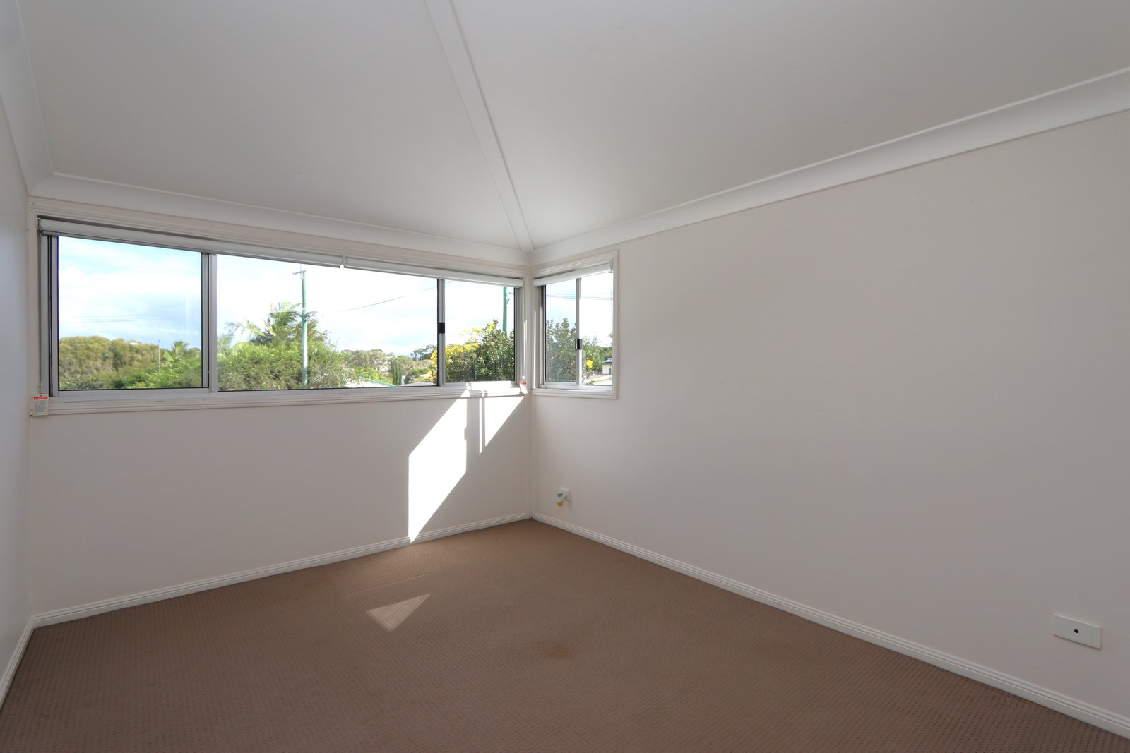 73 Musgrave Avenue LABRADOR 11
