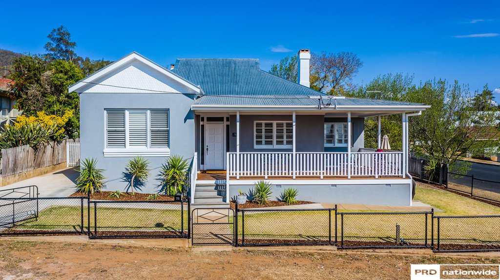 73 Roderick Street TAMWORTH 1