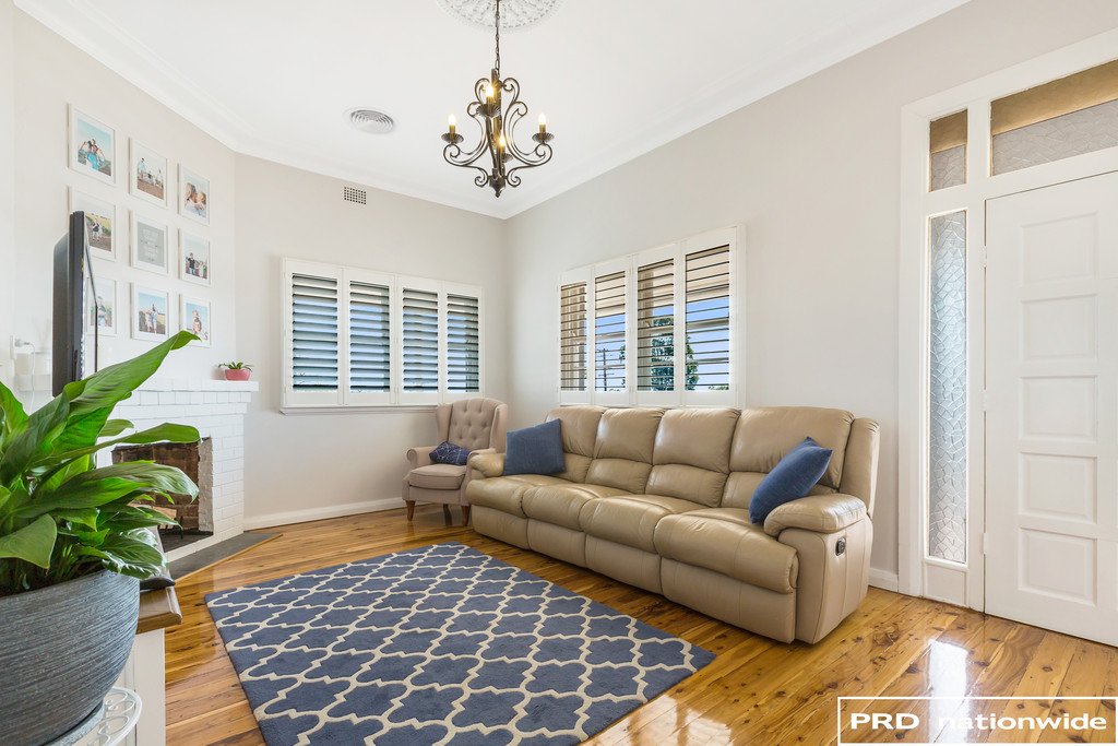 73 Roderick Street TAMWORTH 7