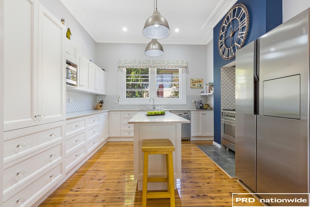 73 Roderick Street TAMWORTH 9