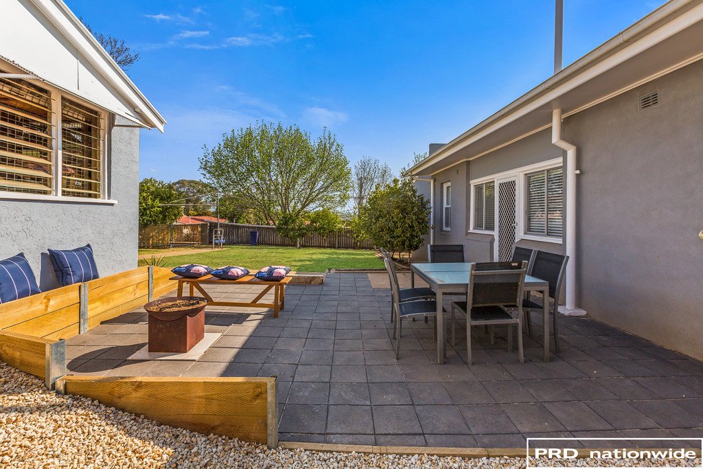 73 Roderick Street TAMWORTH 21