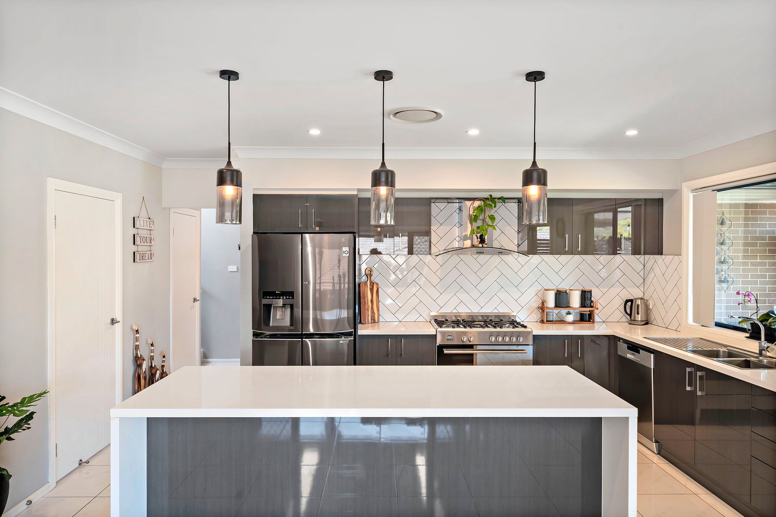 73 Saratoga Avenue CORLETTE 5