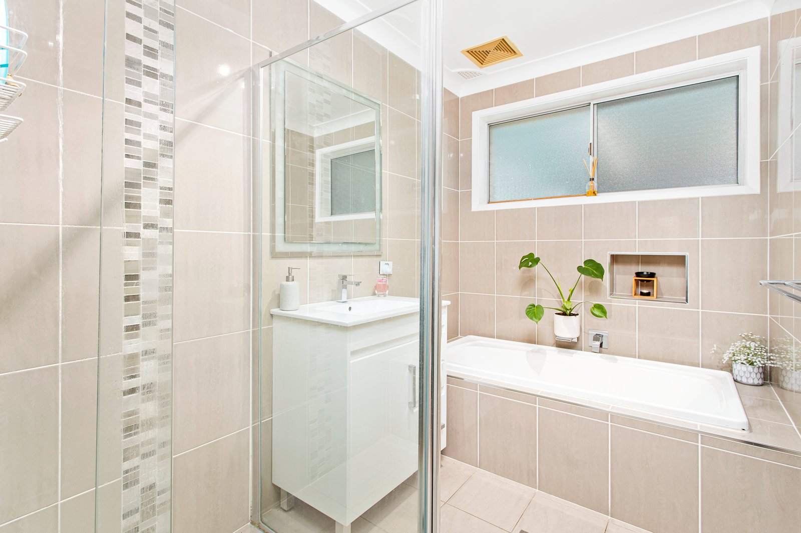 73 Tait Avenue KANAHOOKA 25