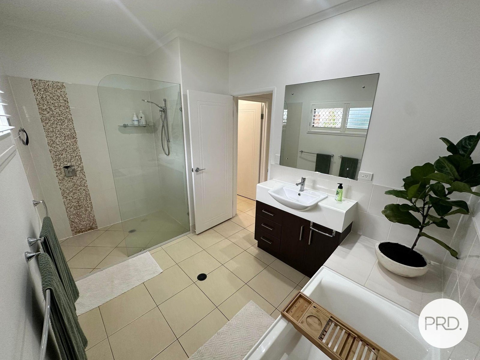 73 The Oaks Road TANNUM SANDS 13