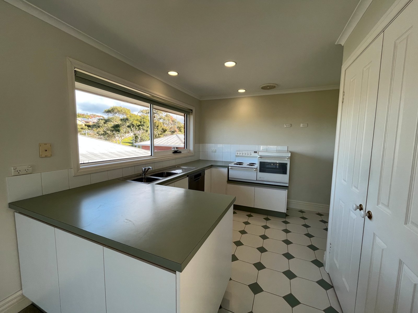 Gallery: 73 Victory Way