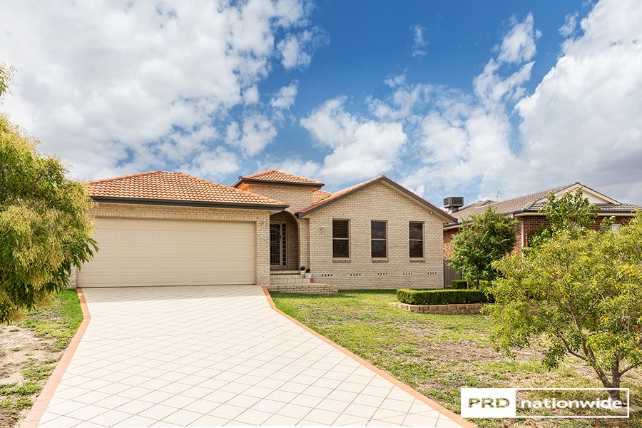 73 Warwick Road TAMWORTH 1