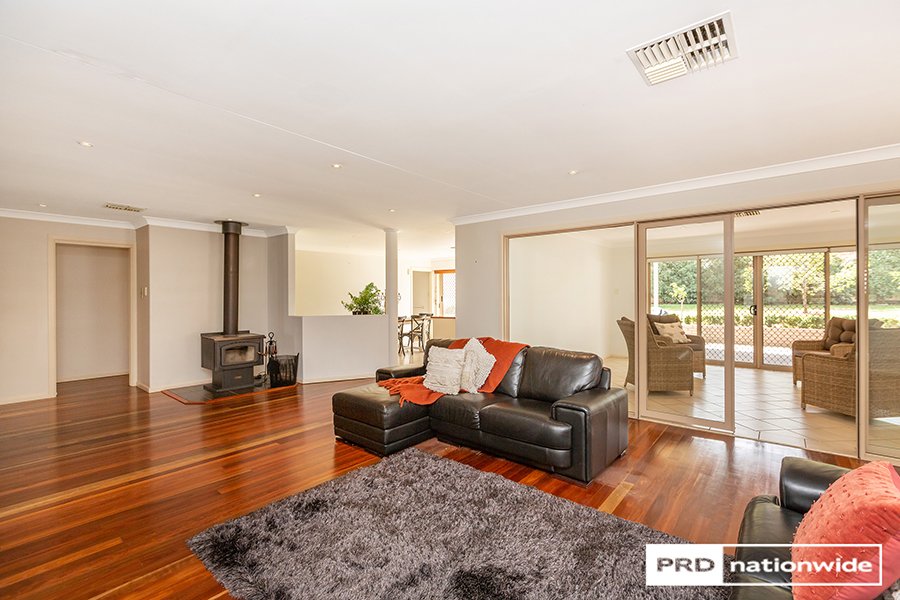 73 Warwick Road TAMWORTH 8