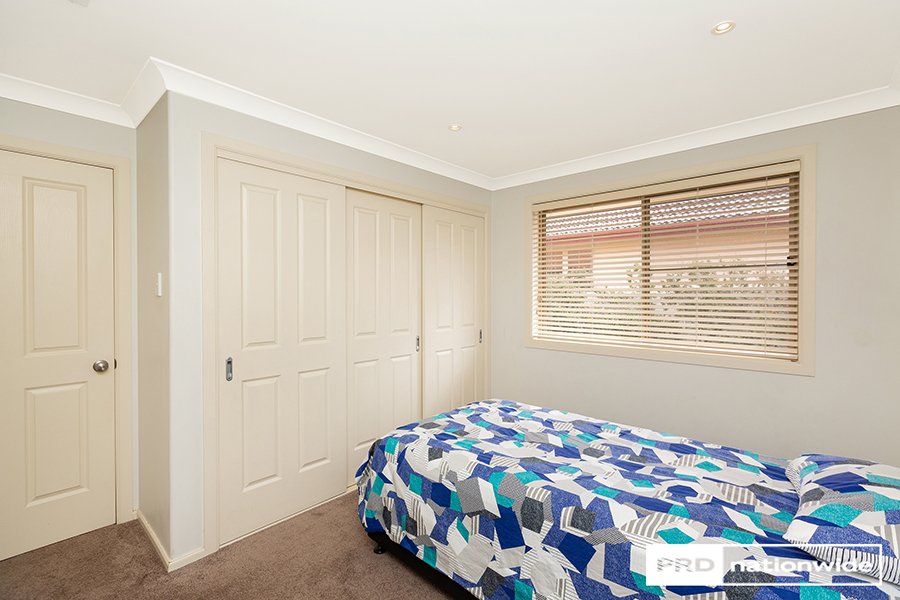 73 Warwick Road TAMWORTH 12