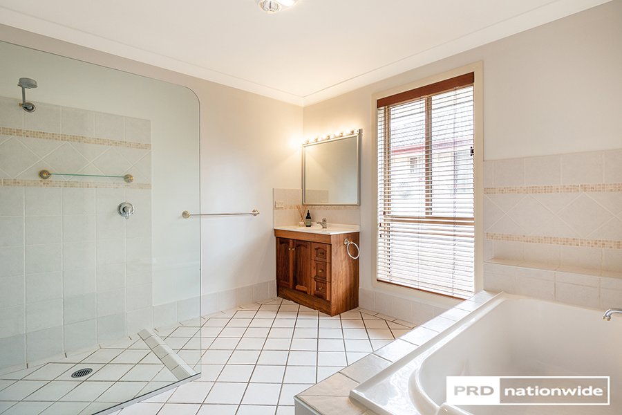 73 Warwick Road TAMWORTH 13