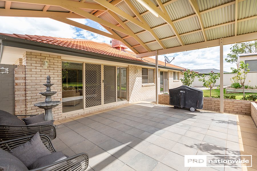 73 Warwick Road TAMWORTH 17