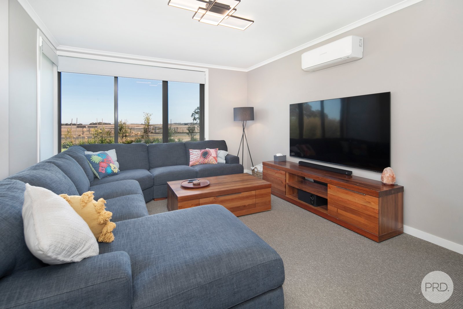 73 Whites Road CARDIGAN 10