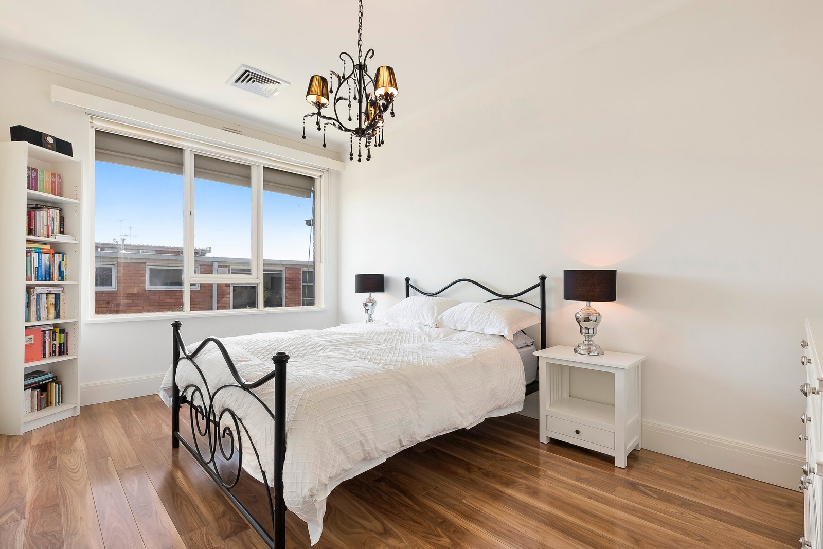 Gallery: 7/301 Dandenong Road