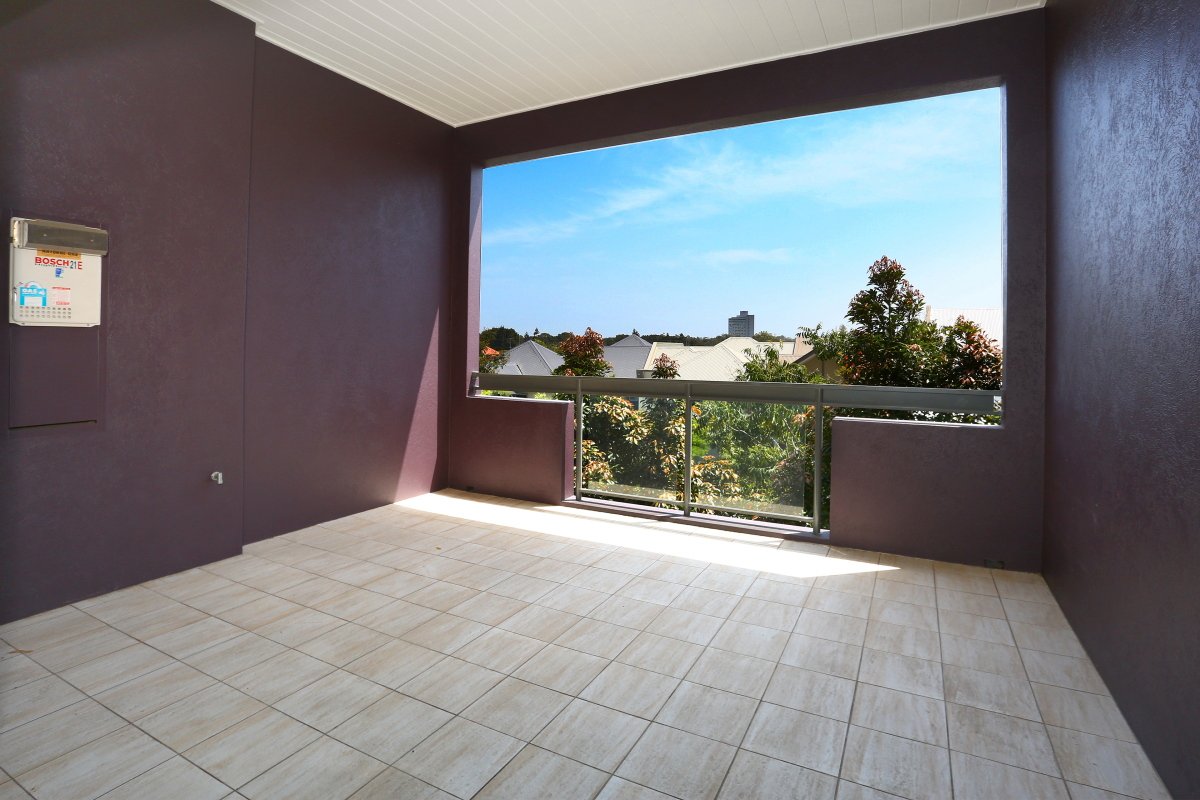 7/3108 The Boulevard CARRARA 2